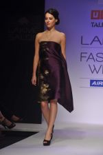 Model walk the ramp for Talent Box show at Lakme Fashion Week Day 1 on 3rd Aug 2012 (32).JPG